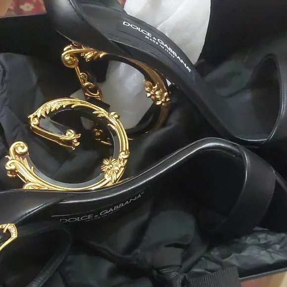 Dolce & Gabbana Women's D & G Sculpted - Picture 2 of 12